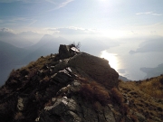 10 Riflessi sul lago e sulle rocce